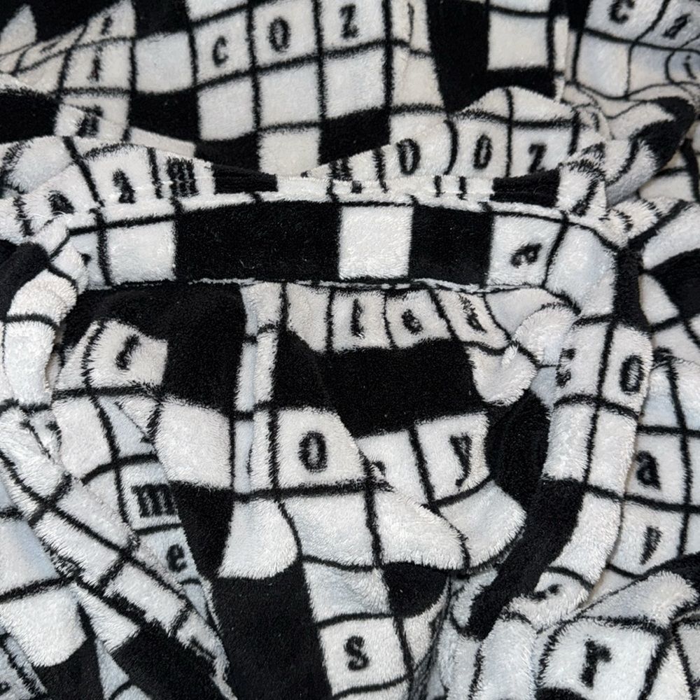 Cabernet Crossword Puzzle Short Fuzzy Robe - Picture 8 of 8